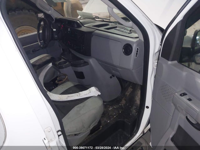 Ford E-250 Commercial 2014 1FTNE2EW6EDA80369 Image 5
