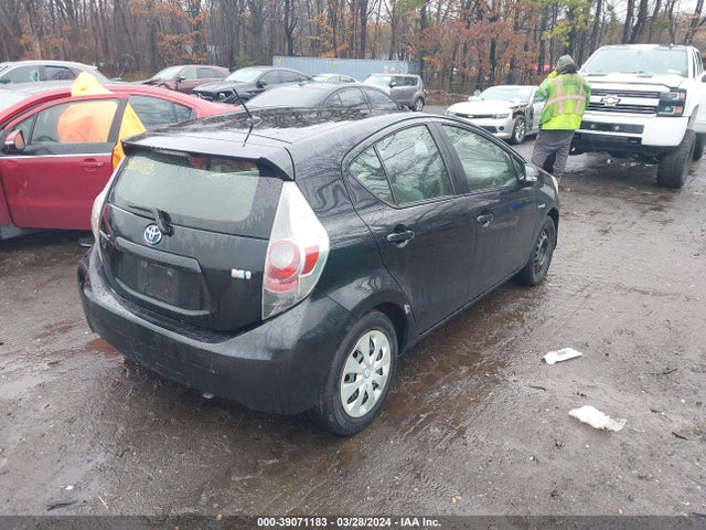 Toyota Prius C One 2014 JTDKDTB30E1560365 Image 4