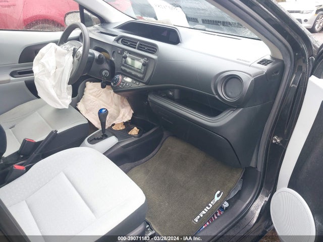 Toyota Prius C One 2014 JTDKDTB30E1560365 Image 5