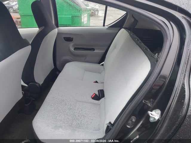 Toyota Prius C One 2014 JTDKDTB30E1560365 Image 8