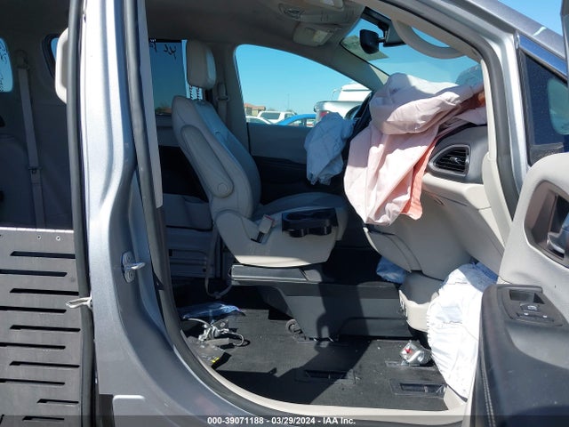 2C4RC1DG0MR558101 Chrysler Voyager Lxi
