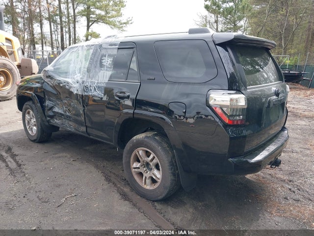 Toyota 4RUNNER SR5 2022 JTEMU5JRXN6000071 Image 3