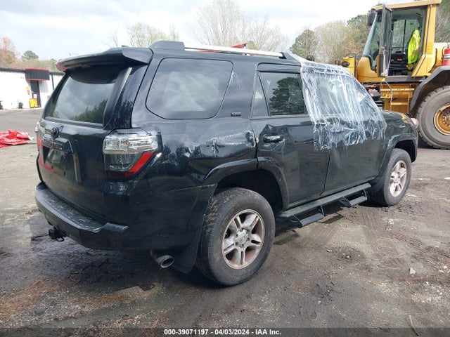 Toyota 4RUNNER SR5 2022 JTEMU5JRXN6000071 Image 4