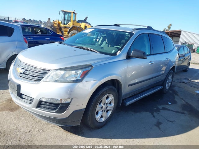 Chevrolet Traverse Ls 2015 1GNKRFKD5FJ362661 Image 2
