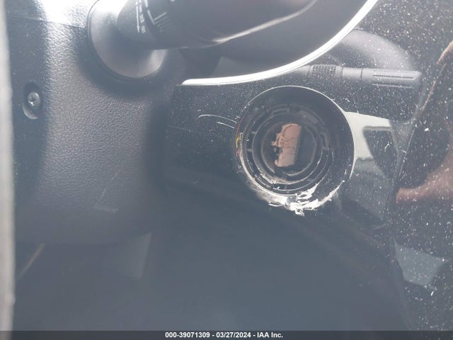 Toyota Prius Two 2017 JTDKBRFU1H3567894 Image 16