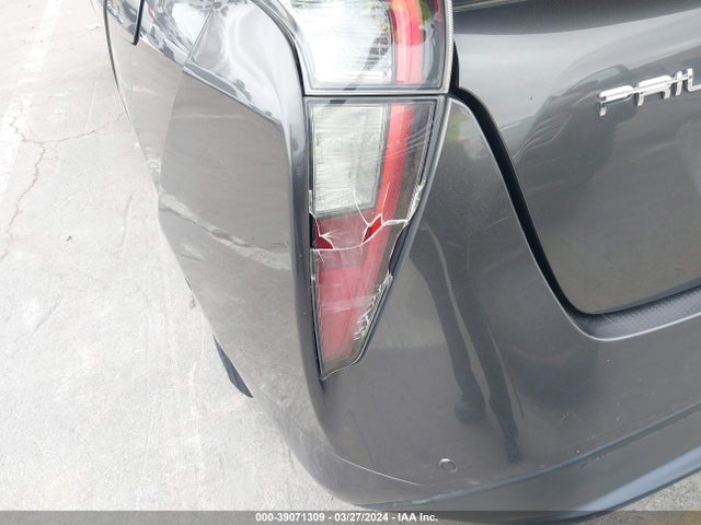 Toyota Prius Two 2017 JTDKBRFU1H3567894 Image 17