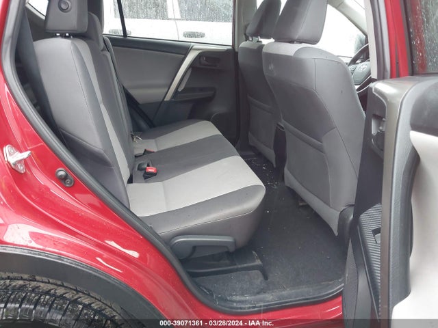 Toyota RAV4 LE 2015 2T3BFREV8FW375221 Image 8