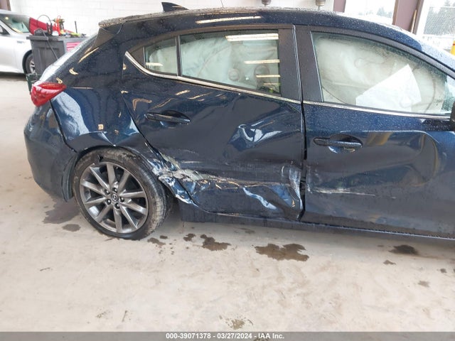 3MZBN1M33JM270176 Mazda Mazda3 Grand Touring