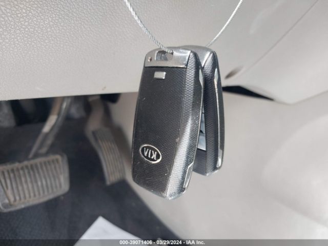 KNDMB5C12K6508256 KIA SEDONA EX