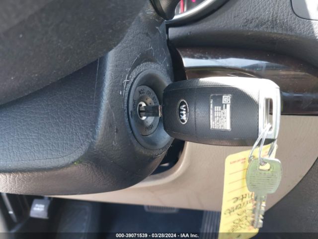 5XYKT3A62FG643067 KIA SORENTO LX