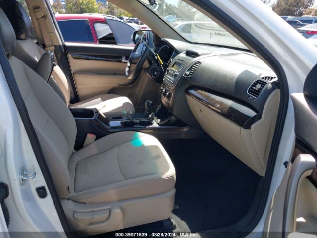 5XYKT3A62FG643067 KIA SORENTO LX