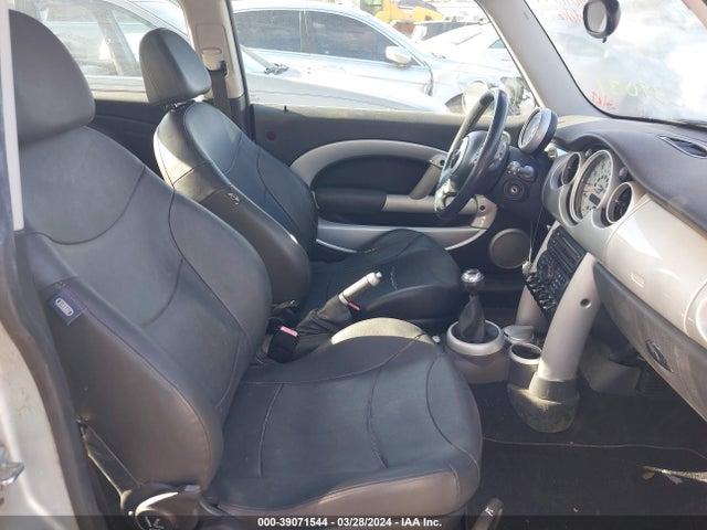 2003 MINI COOPER WMWRC33403TC39081 Photo 4