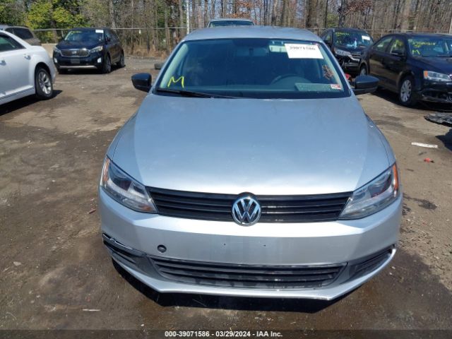 3VW2K7AJ9EM212786 Volkswagen Jetta 2.0l S