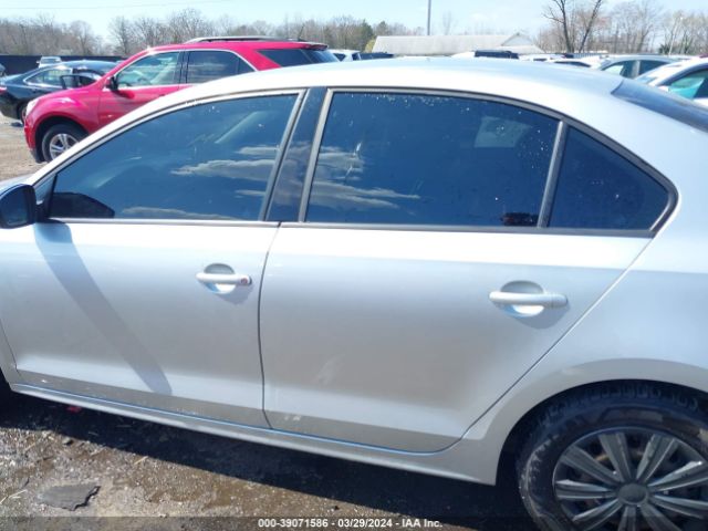 3VW2K7AJ9EM212786 Volkswagen Jetta 2.0l S
