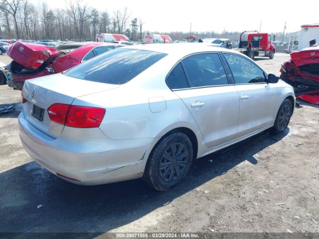 3VW2K7AJ9EM212786 Volkswagen Jetta 2.0l S