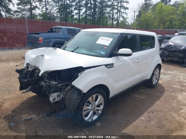 KIA SOUL + 2015 KNDJP3A52F7182800 Image 2