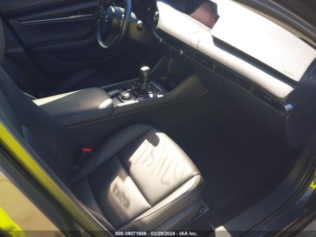 JM1BPAKL7M1315573 Mazda Mazda3 Select