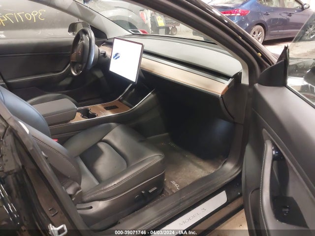 2018 TESLA MODEL 3 5YJ3E1EA9JF157325 Photo 4