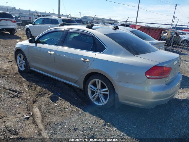1VWBN7A32EC058075 Volkswagen Passat 2.0l Tdi Se