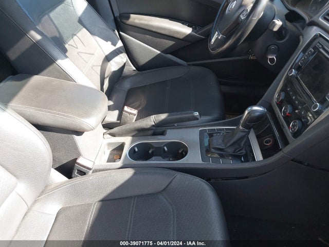1VWBN7A32EC058075 Volkswagen Passat 2.0l Tdi Se