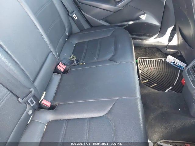 1VWBN7A32EC058075 Volkswagen Passat 2.0l Tdi Se