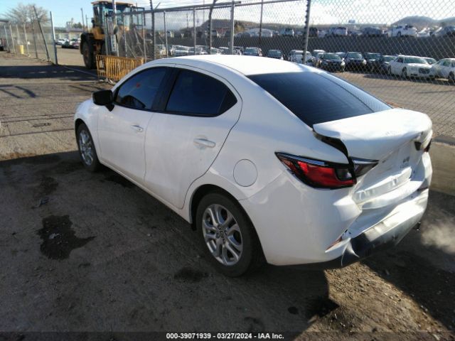 3MYDLBZVXGY101051 Scion IA