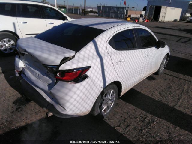 3MYDLBZVXGY101051 Scion IA