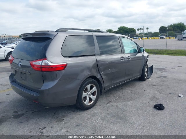Toyota Sienna Le 8 Passenger 2017 5TDKZ3DC7HS792015 Image 4