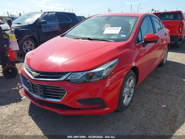 Chevrolet Cruze Lt Auto 2018 1G1BE5SM7J7184961 Image 2
