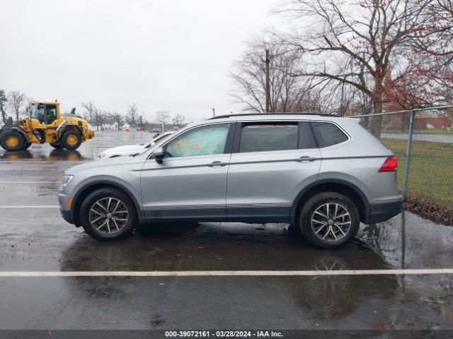 3VV2B7AXXLM045439 Volkswagen Tiguan 2.0t Se/2.0t Se R-line Black/2.0t Sel