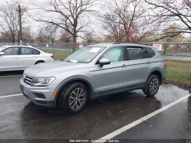 3VV2B7AXXLM045439 Volkswagen Tiguan 2.0t Se/2.0t Se R-line Black/2.0t Sel
