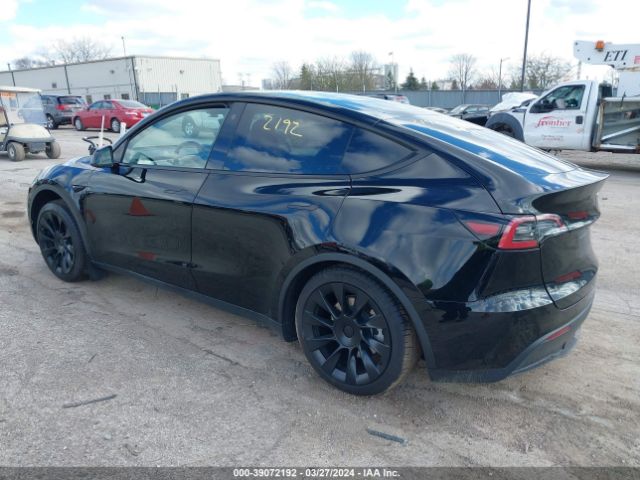 2023 TESLA MODEL Y 7SAYGDEE3PF754681 Photo 2