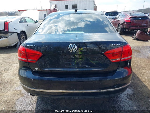 1VWBT7A3XFC022786 Volkswagen Passat 1.8t Se