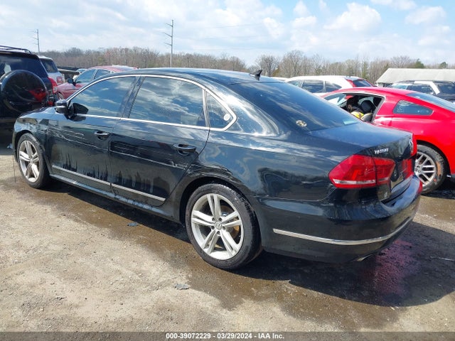 1VWBT7A3XFC022786 Volkswagen Passat 1.8t Se