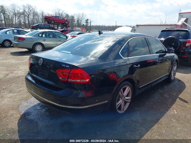 1VWBT7A3XFC022786 Volkswagen Passat 1.8t Se