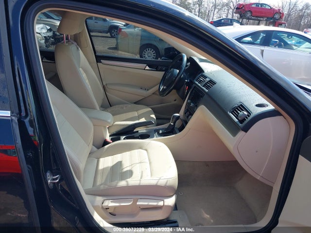 1VWBT7A3XFC022786 Volkswagen Passat 1.8t Se