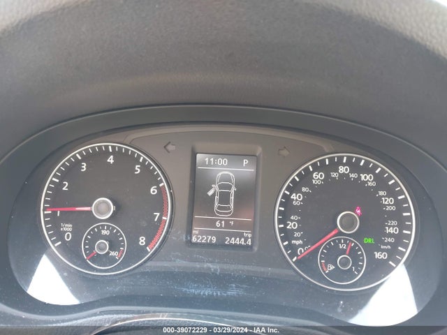 1VWBT7A3XFC022786 Volkswagen Passat 1.8t Se