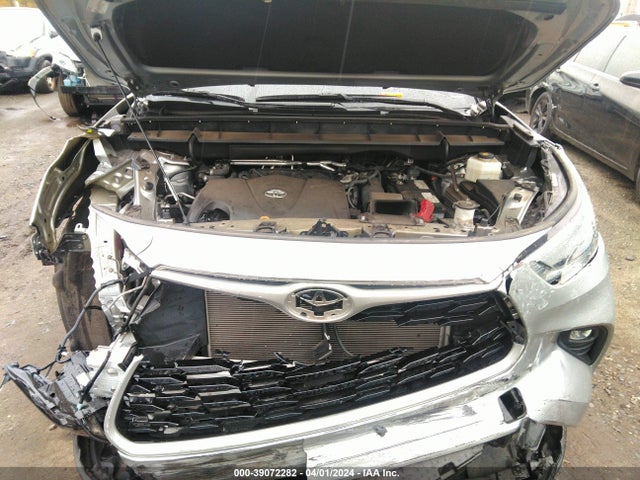 Toyota Highlander Xle 2021 5TDGZRBH4MS124769 Image 10