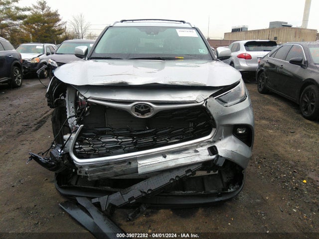 Toyota Highlander Xle 2021 5TDGZRBH4MS124769 Image 12
