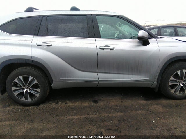 Toyota Highlander Xle 2021 5TDGZRBH4MS124769 Image 13
