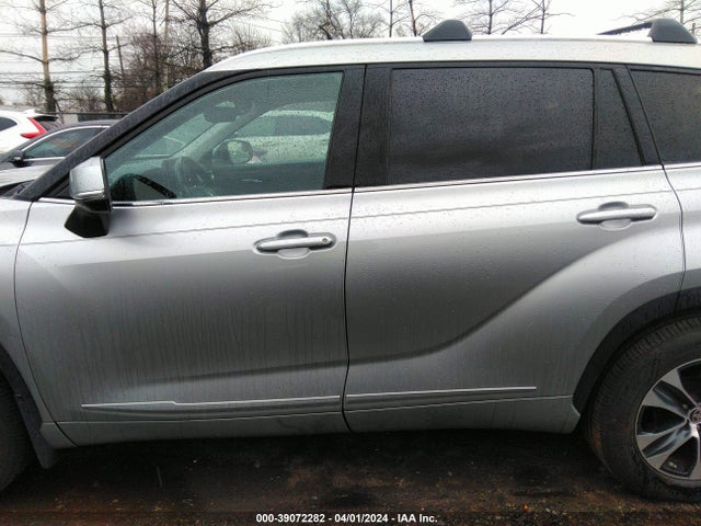 Toyota Highlander Xle 2021 5TDGZRBH4MS124769 Image 14