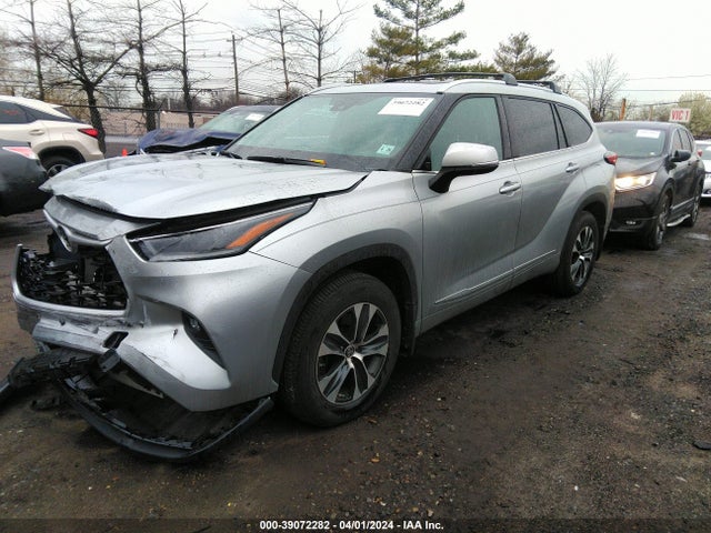 Toyota Highlander Xle 2021 5TDGZRBH4MS124769 Image 2