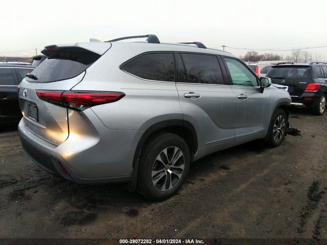 Toyota Highlander Xle 2021 5TDGZRBH4MS124769 Image 4