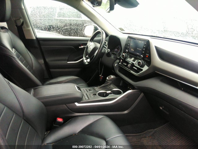 Toyota Highlander Xle 2021 5TDGZRBH4MS124769 Image 5