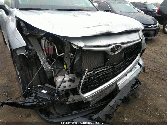 Toyota Highlander Xle 2021 5TDGZRBH4MS124769 Image 6