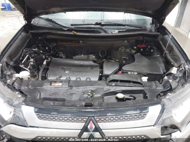 JA4AD3A32KZ028068 Mitsubishi Outlander Se