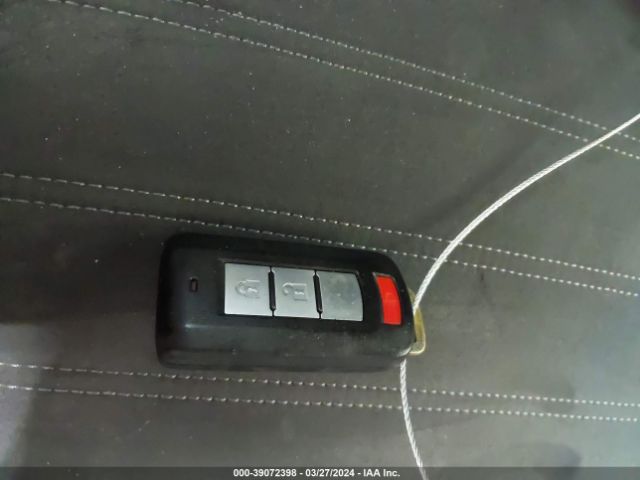 JA4AD3A32KZ028068 Mitsubishi Outlander Se