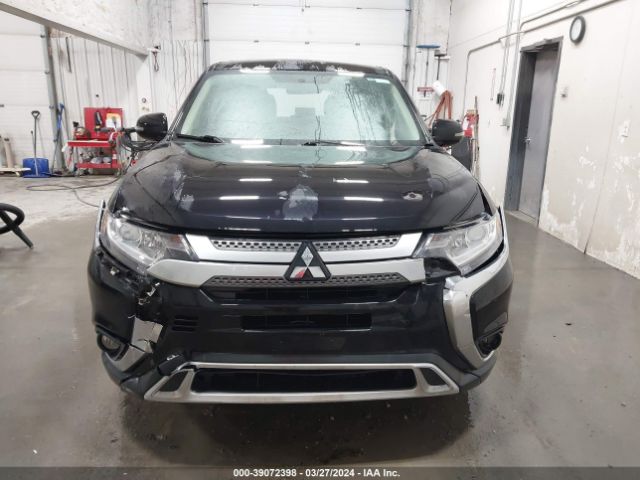 JA4AD3A32KZ028068 Mitsubishi Outlander Se