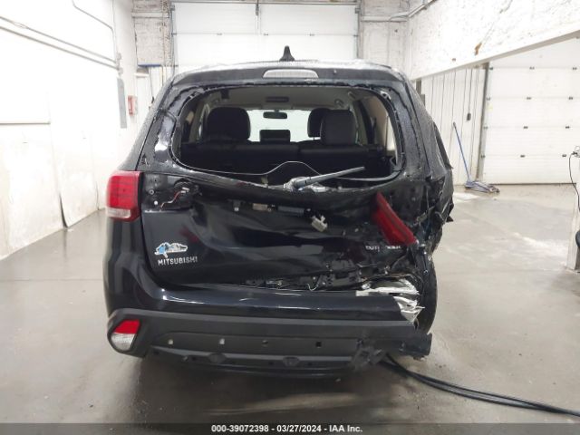 JA4AD3A32KZ028068 Mitsubishi Outlander Se