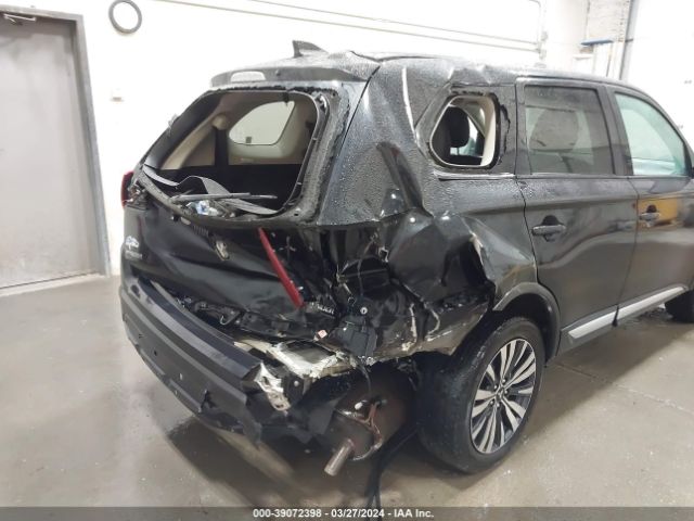 JA4AD3A32KZ028068 Mitsubishi Outlander Se